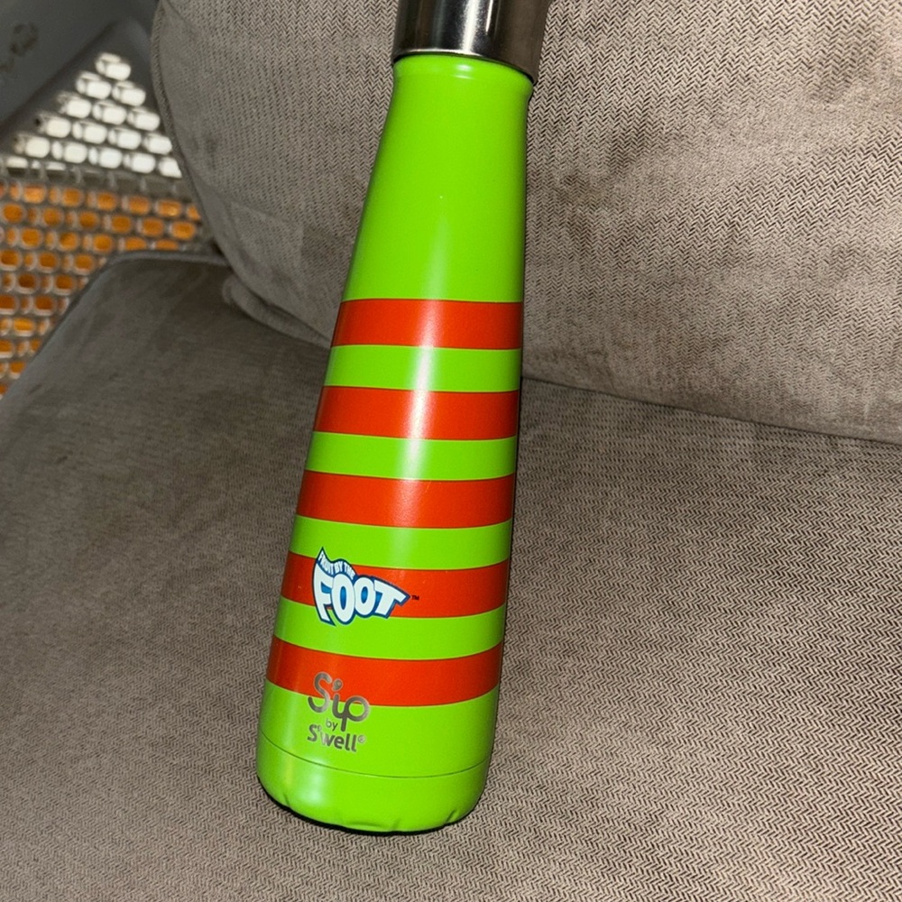 s’well collecters edition “fruit by the foot” edition water bottle